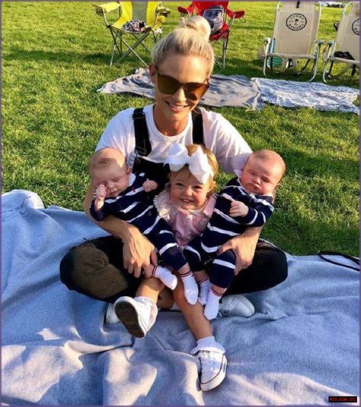 Meghan King Edmonds and her husband Jim Edmonds are divorcing after 5 years of married life!